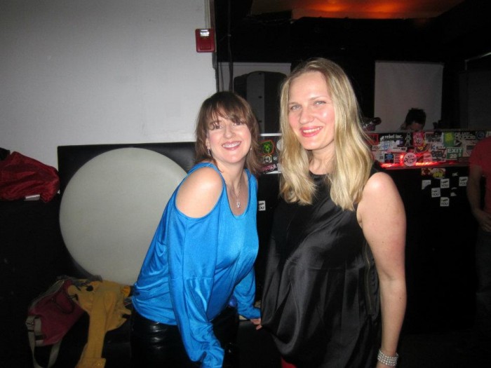 Bar 13 - Momentum Techno Happy Hour